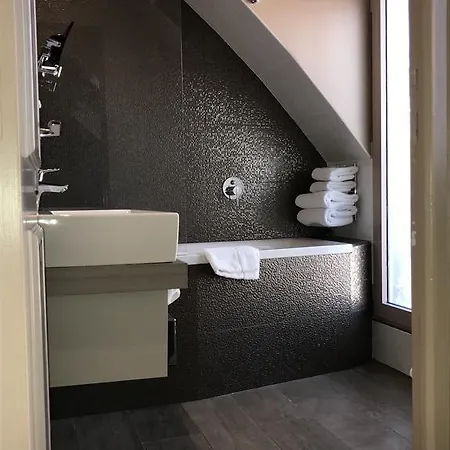 Jacques De Molay - Fitness & Sauna Hotel
